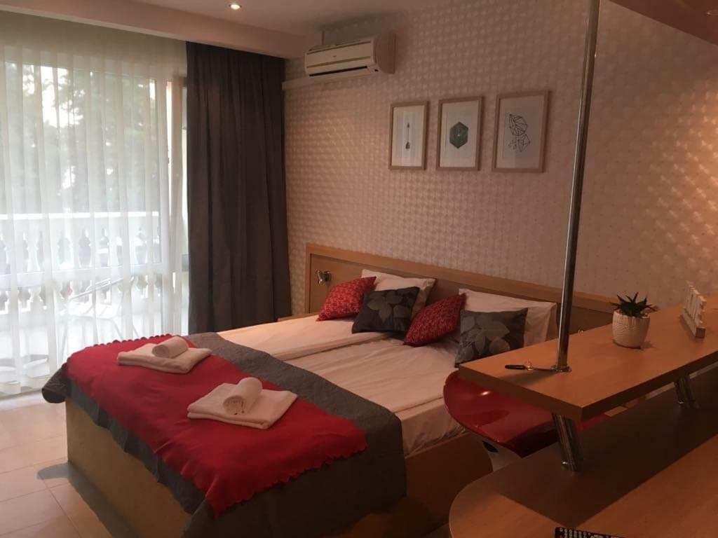 Miramar Palace -Apartament 211S Apartment ซันนีบีช ภายนอก รูปภาพ